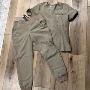 Figs jogger scrub set